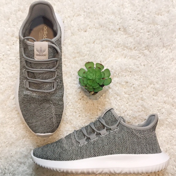 adidas Shoes - ADIDAS ORIGINALS TRENDY SNEAKERS SHOES MINIMAL 8.5